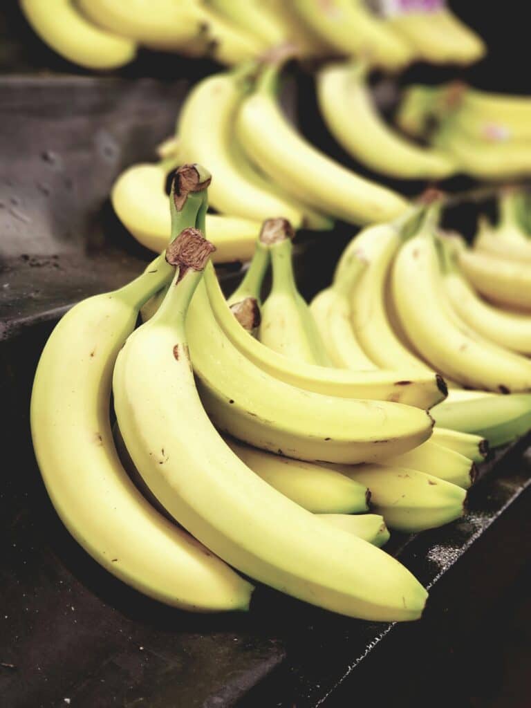 10 Healthiest Fruits That Boost Your Body Naturally 3 Bananas