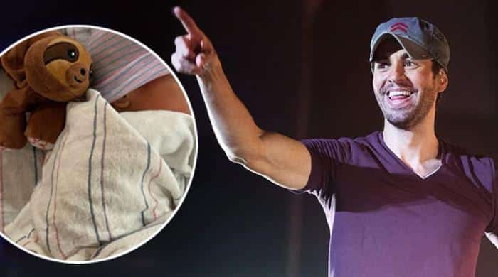 Enrique Iglesias reveals first glimpse of newborn baby 1 l 641010 101046 updates