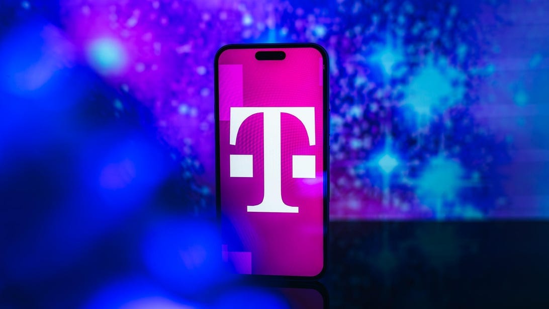 tmobiles new - T-Mobile's New Unlimited Phone Plan Is Designed for Families, But Check the Details 1 blbp mobile carriers tmobile 9VBaEv