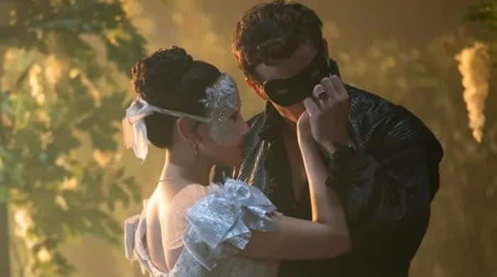 bridgeton season - 'Bridgeton' season 4: Fans continue noticing little errors 1 l 649295 093345 updates Q75mFB